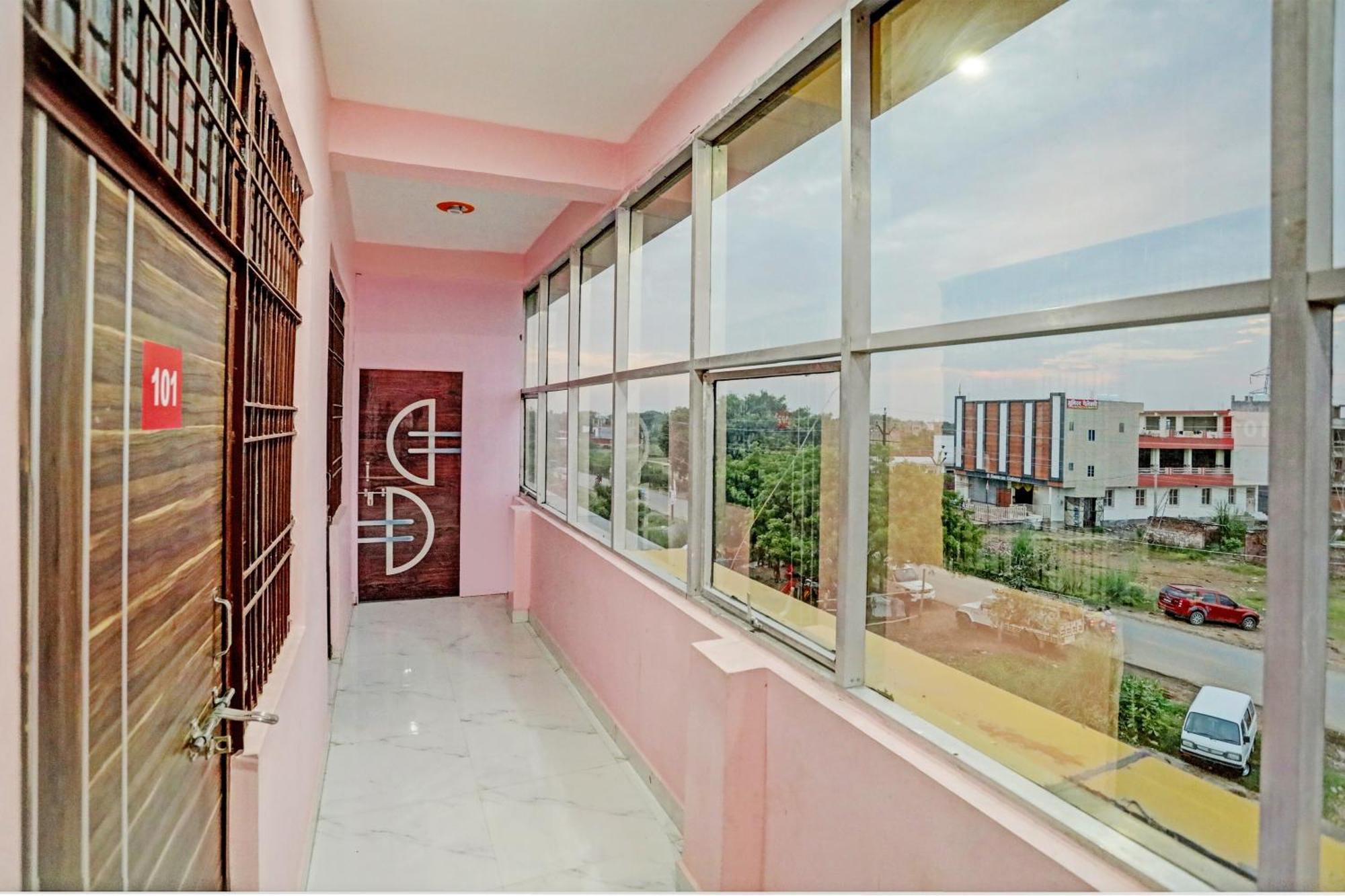 Oyo Flagship Hotel Star Inn Kanpur Exterior photo